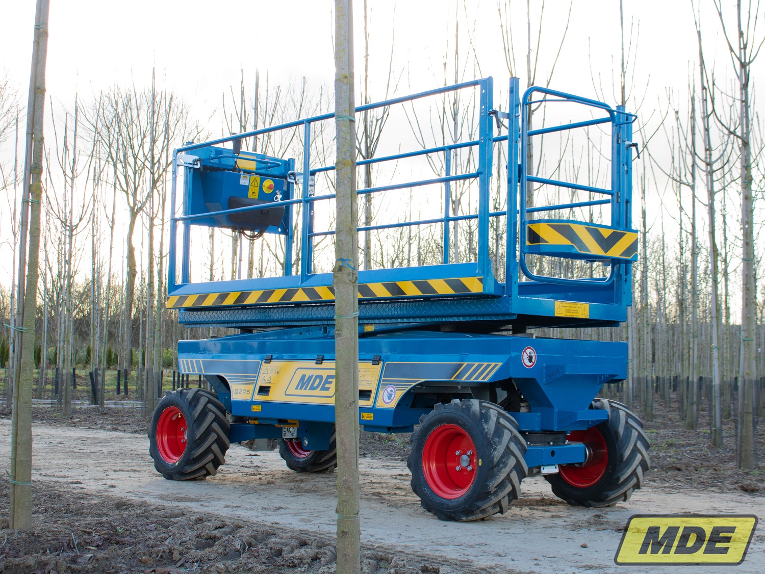 mde-machinebouw-elektrisch-uitschuifbaar-platform-4-