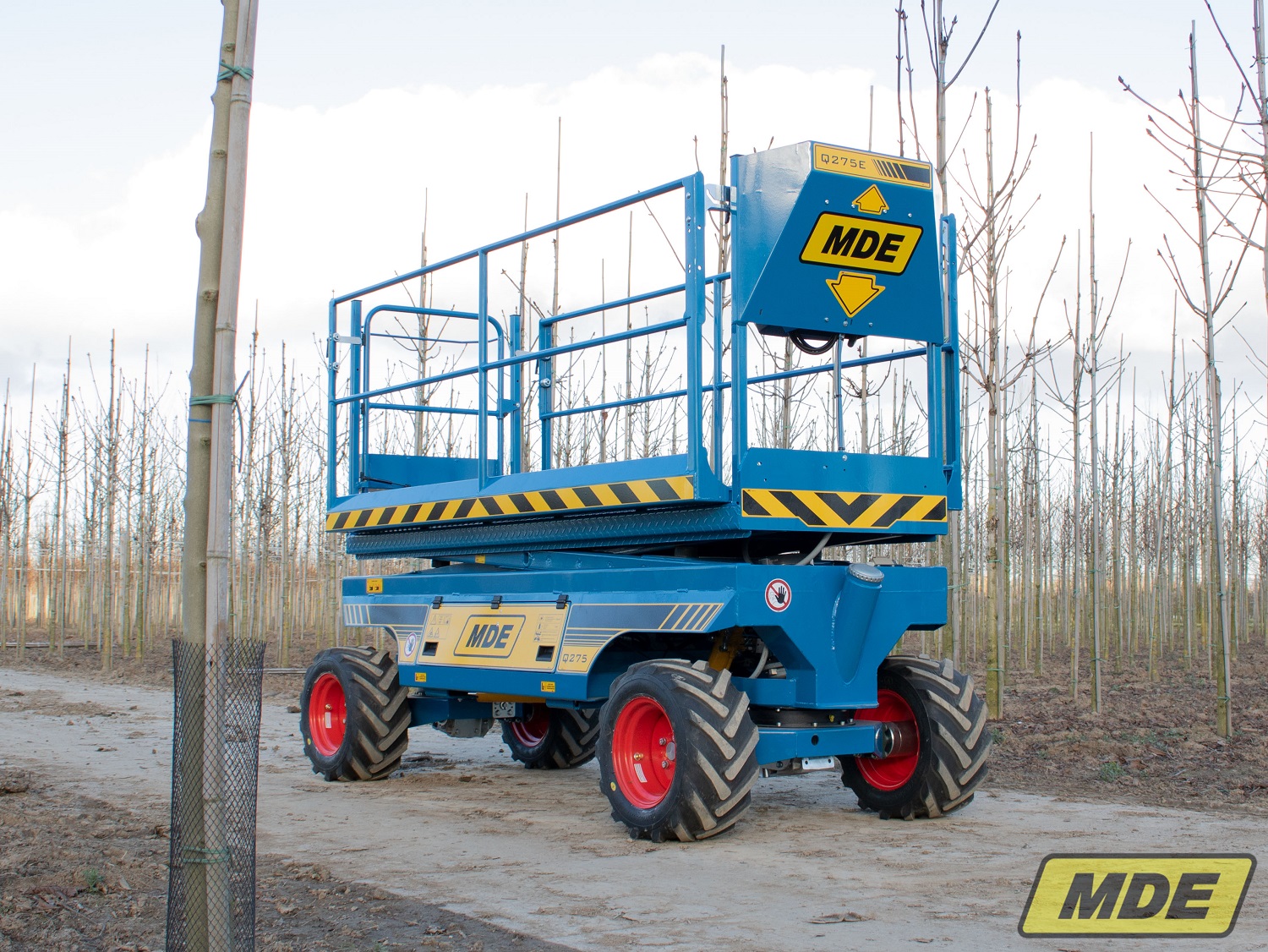 mde-machinebouw-elektrisch-uitschuifbaar-platform-8-