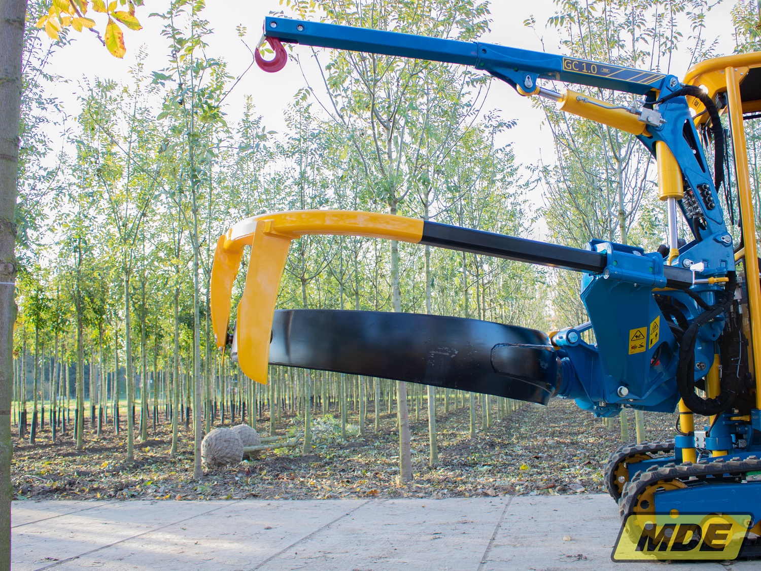 mde-machinebouw-globe-140-with-crane-20-