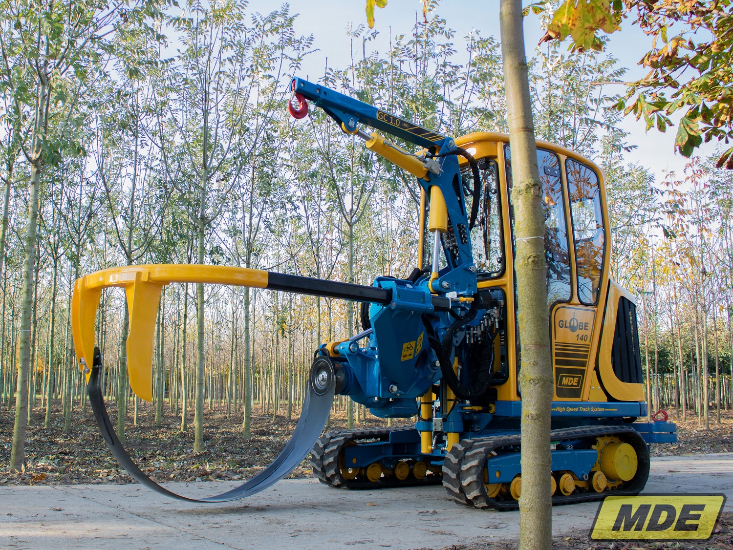 mde-machinebouw-globe-140-with-crane-22-1