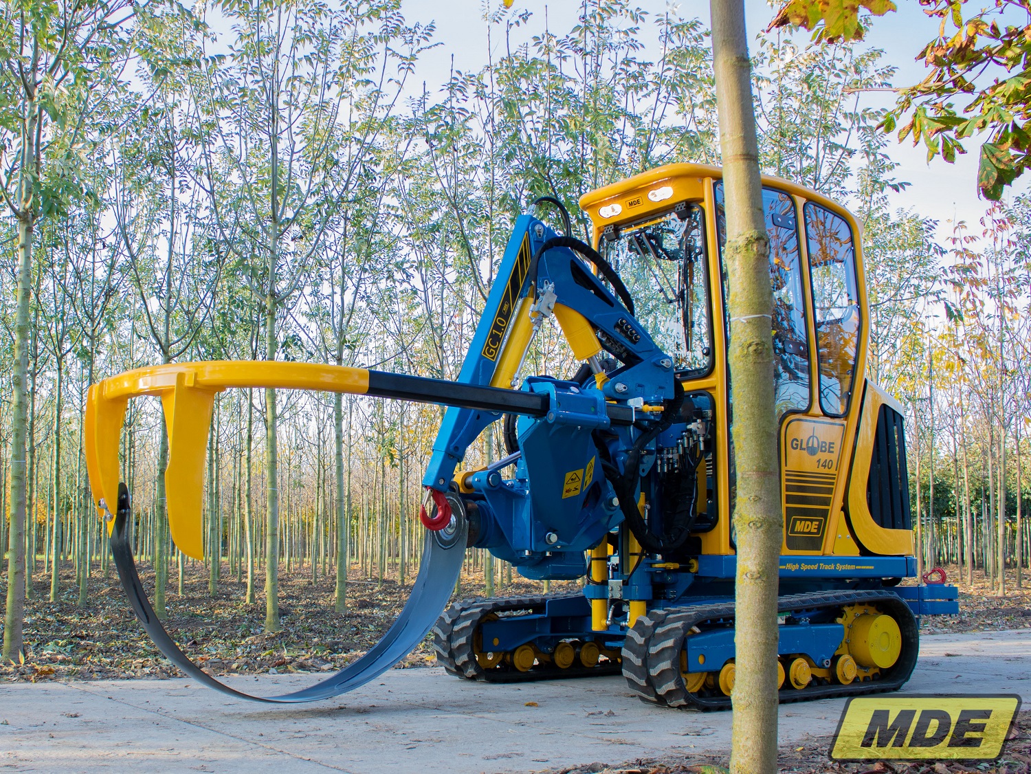 mde-machinebouw-globe-140-with-crane-23-1