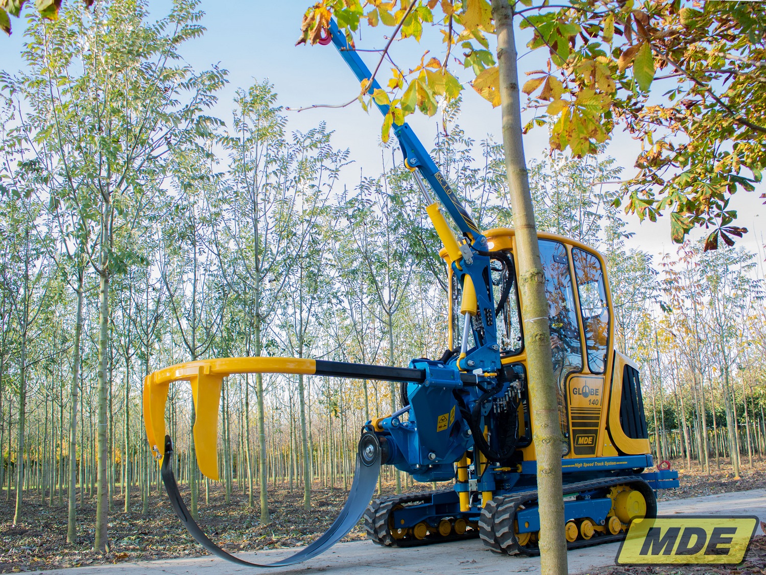 mde-machinebouw-globe-140-with-crane-26-