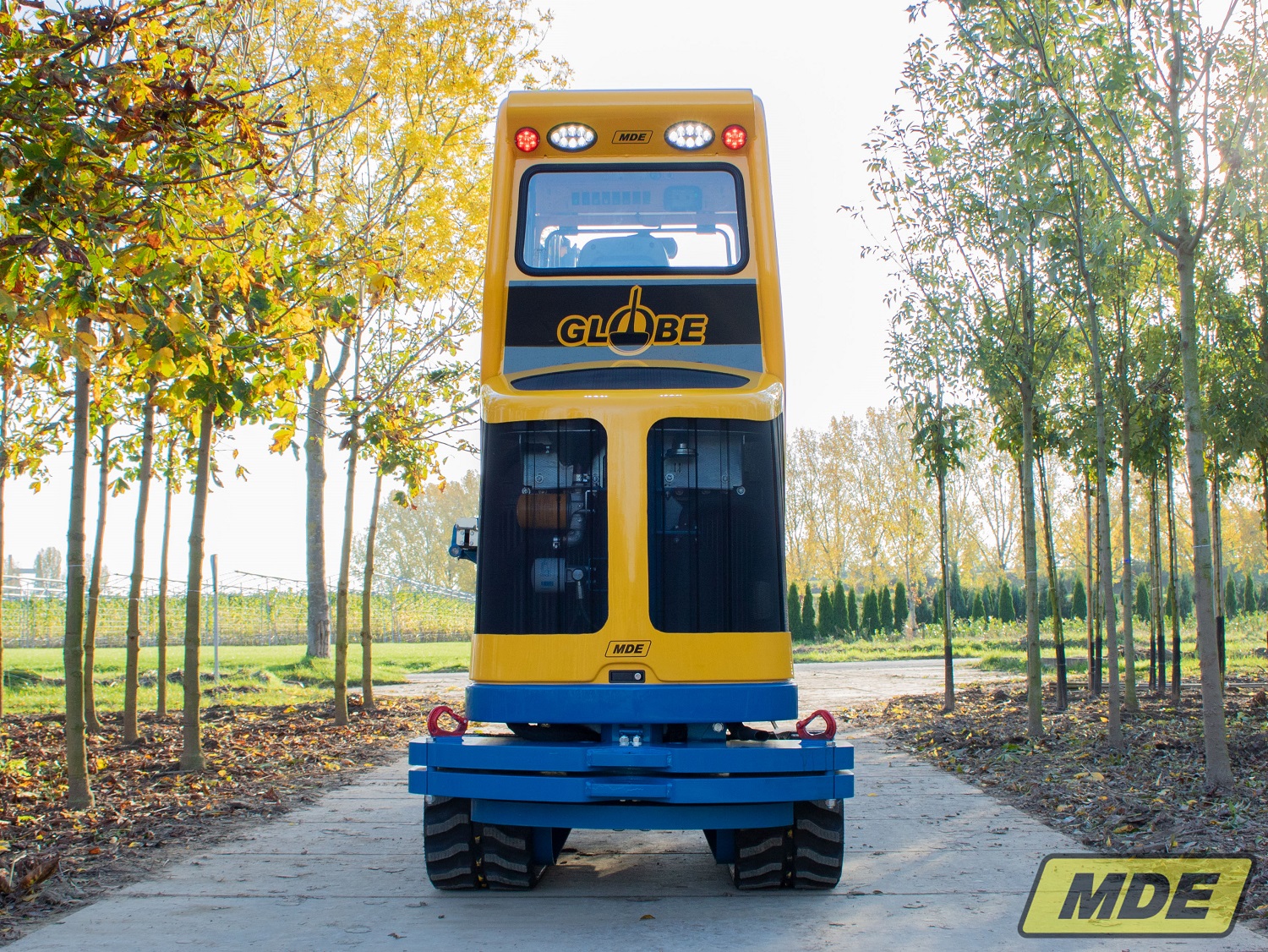 mde-machinebouw-globe-140-with-crane-5-1