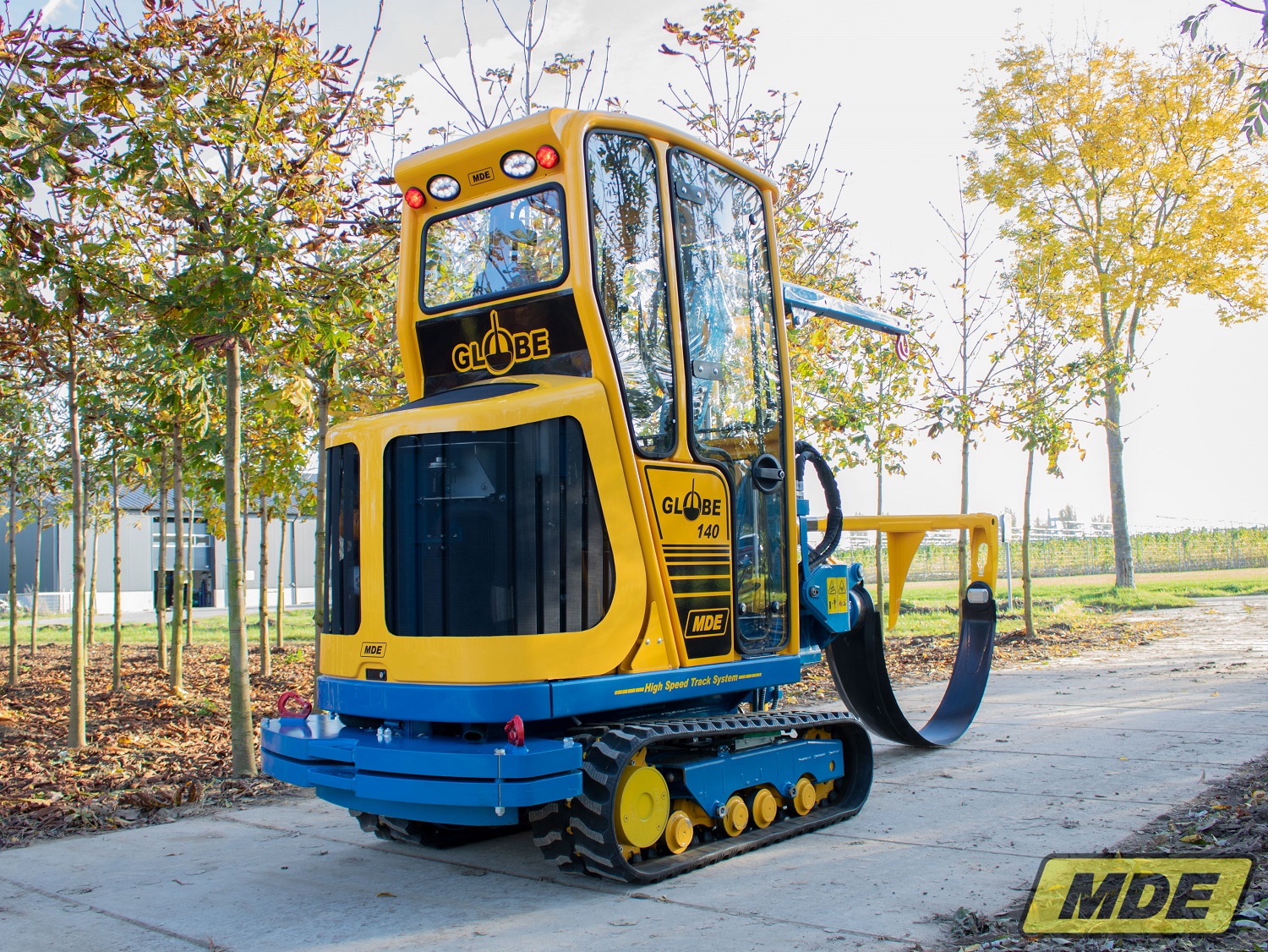 mde-machinebouw-globe-140-with-crane-6-