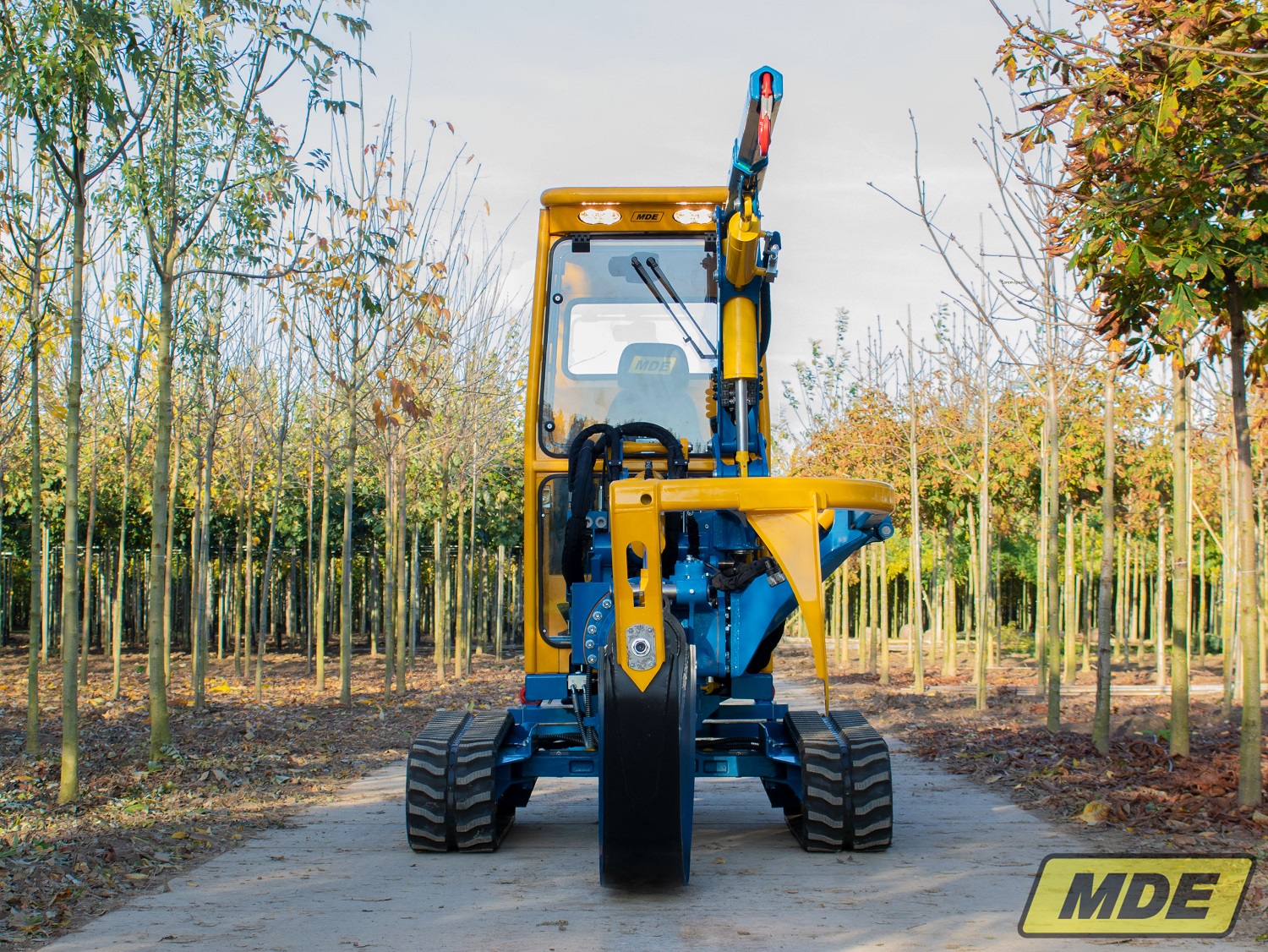 mde-machinebouw-globe-140-with-crane-9-