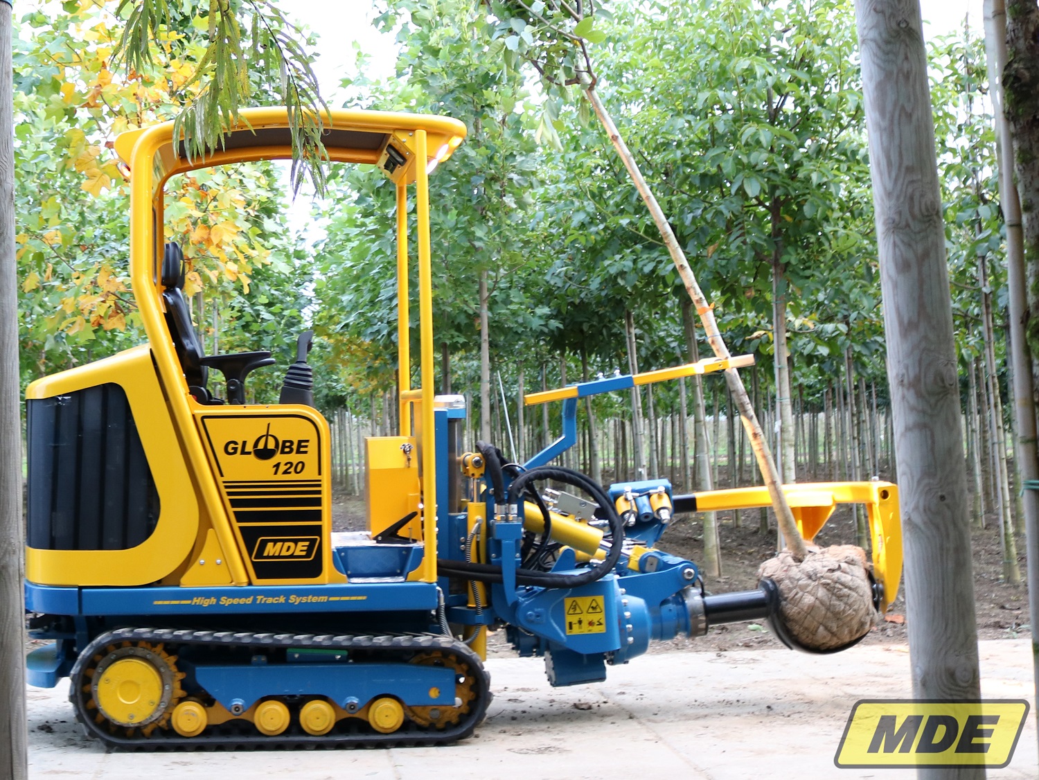 mde-machinebouw-globe-met-bomensteun-2-